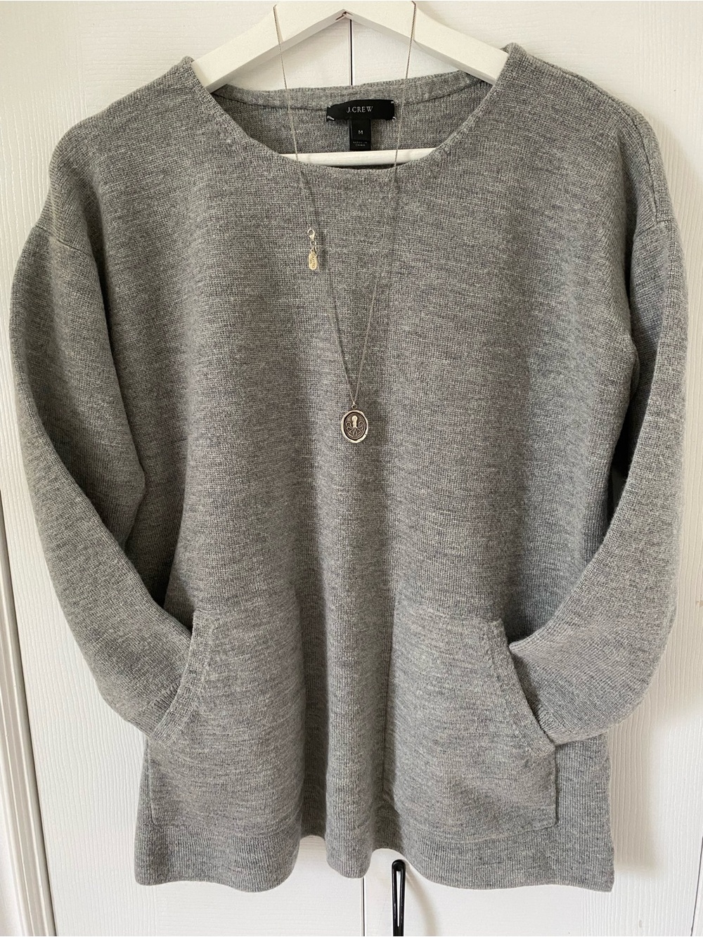 J. Crew Vintage 100% Merino Crewneck Knit Sweater with Front Pockets Size Medium